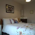 Twin Oaks Bed & Breakfast