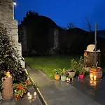 Queenies Lodge