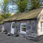 Roberts Yard Country Cottage