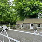 Roberts Yard Country Cottage