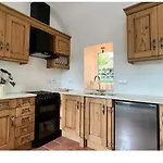 Roberts Yard Country Cottage