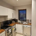 Cozy 2 Bedroom Apartment