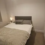 Cozy 2 Bedroom Apartment