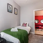 Kenny\'S Cottage
