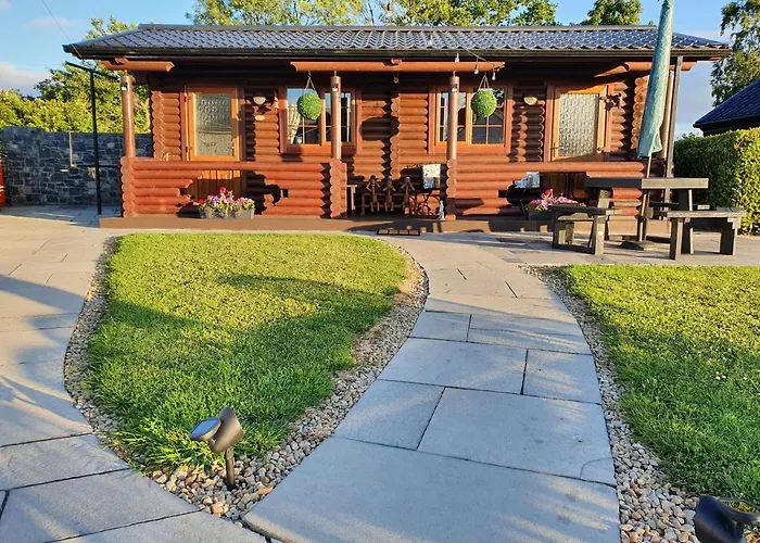 Cosy Countryside Log Cabin
