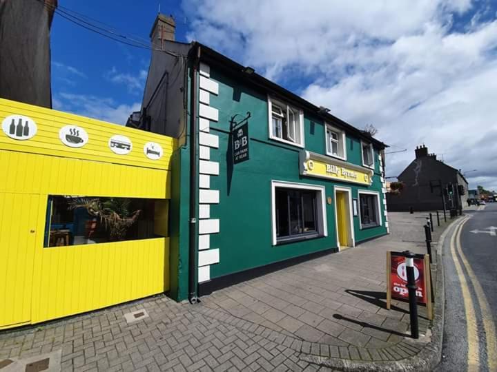 Billy Byrnes Bar & Guestrooms Guest house *