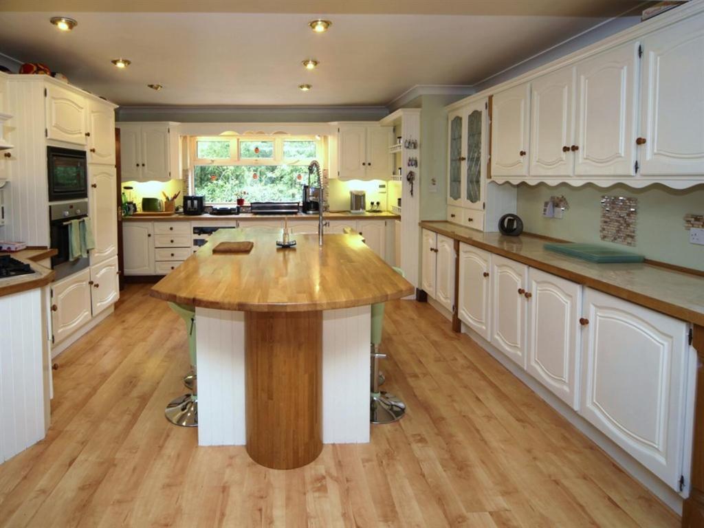 Launard House Bed & Breakfast 4*