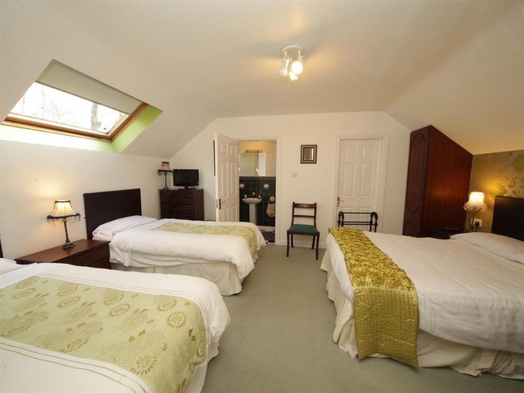 Bed & Breakfast Launard House 4*