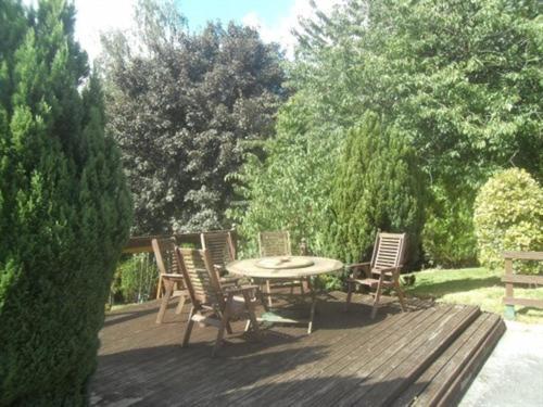 Bed & Breakfast Launard House 4*
