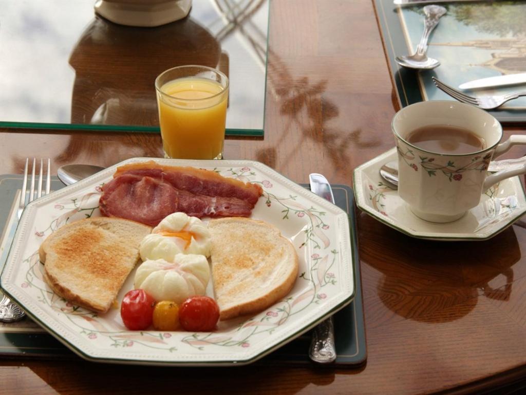 Launard House 4*