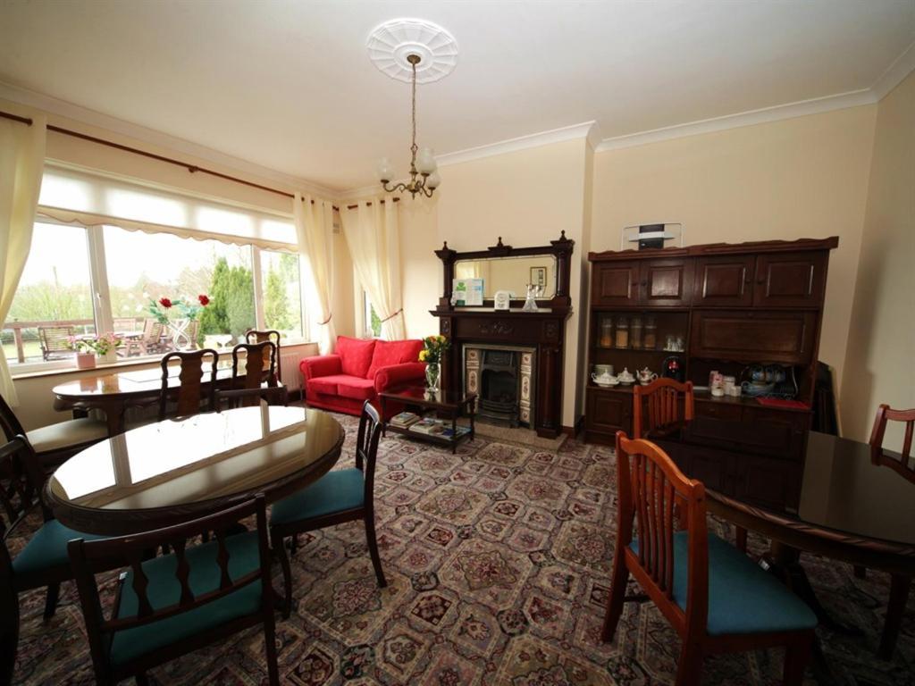 Bed & Breakfast Launard House