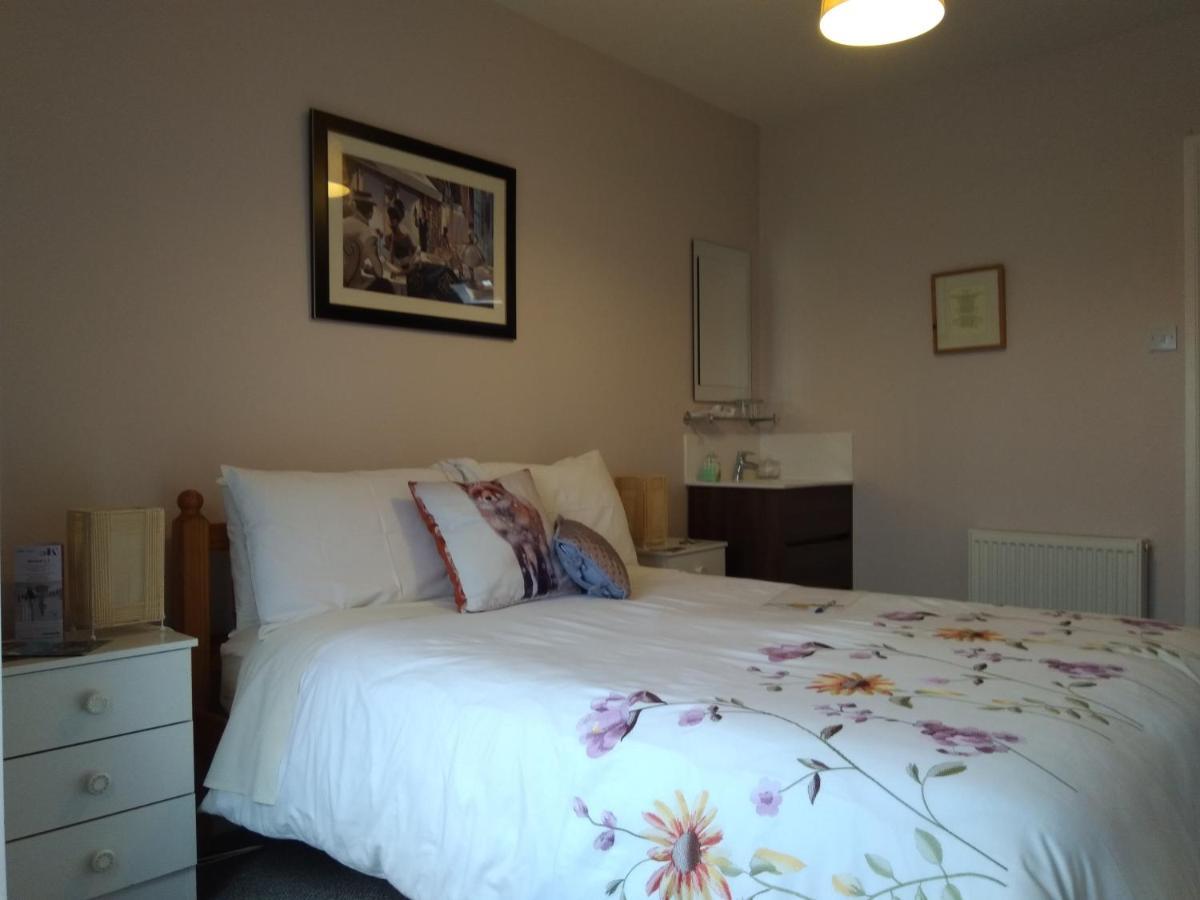 Twin Oaks Bed & Breakfast 3*
