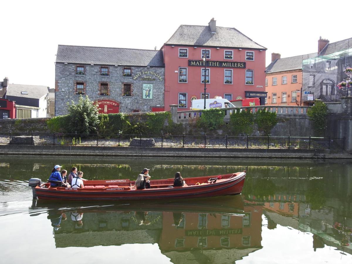 Hibernian Hotel 4*