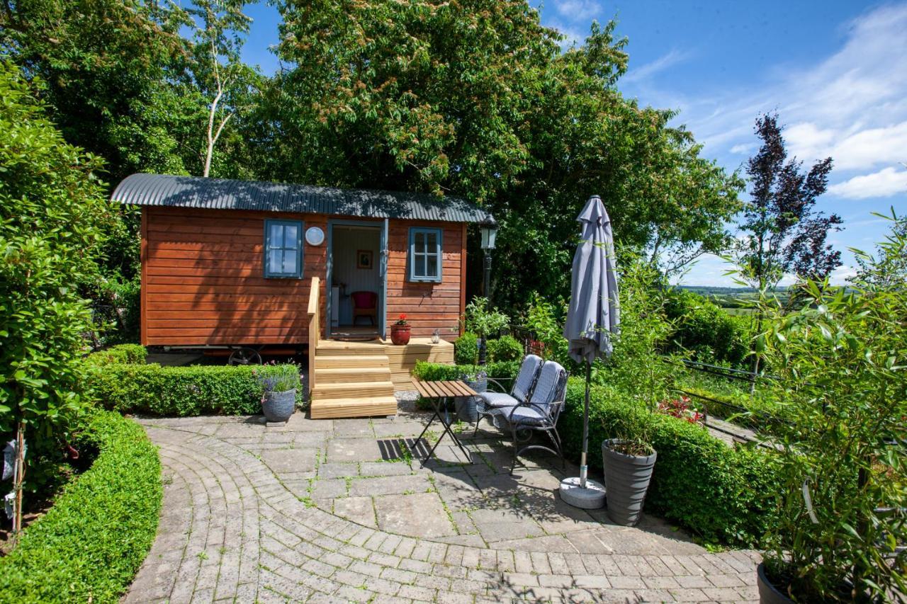 Lodge Holly Hut Shepherds Hut