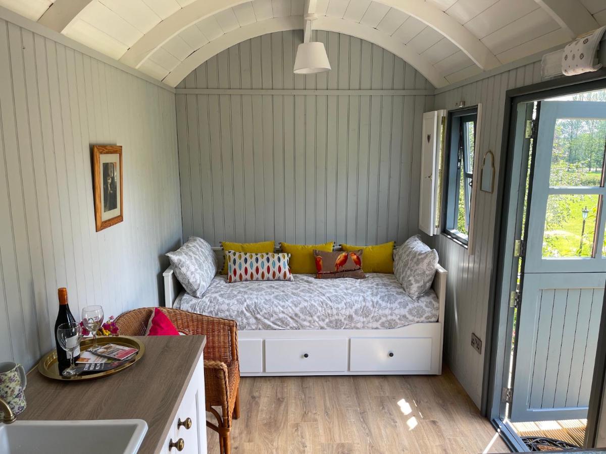 Lodge Holly Hut Shepherds Hut Jenkinstown Park