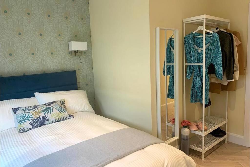 Apartment, Apartment
