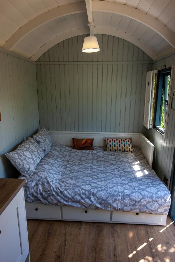 Holly Hut Shepherds Hut *