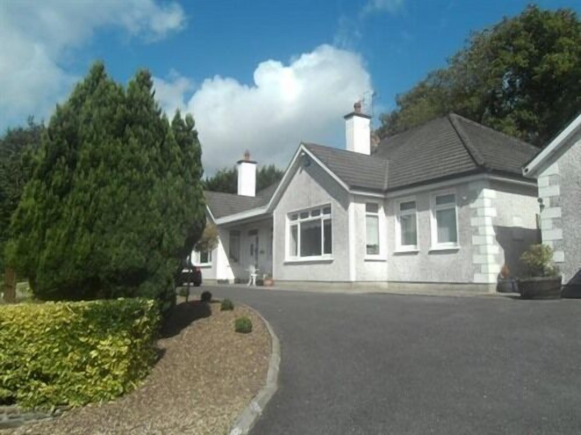 Bed & Breakfast Launard House