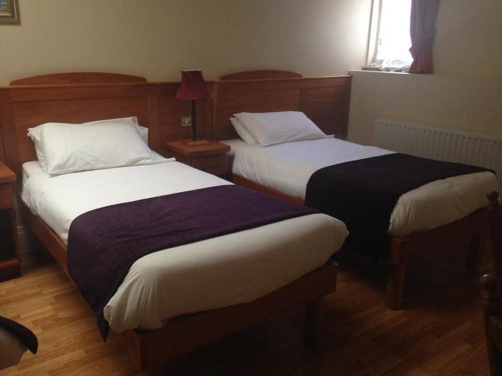 Kilford Arms Hotel 3*