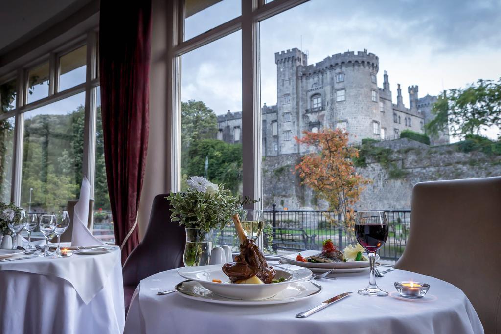 Hotel River Court 4*