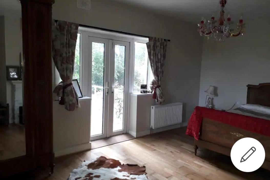 King Size Bed, Private Parking, Centrally Located Homestay