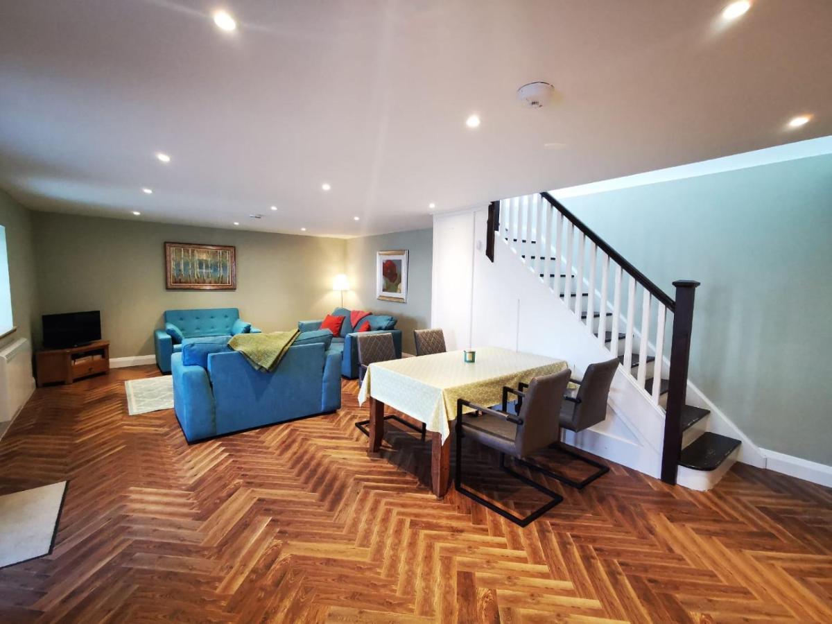 Knockreagh Farm Cottages, Callan, *