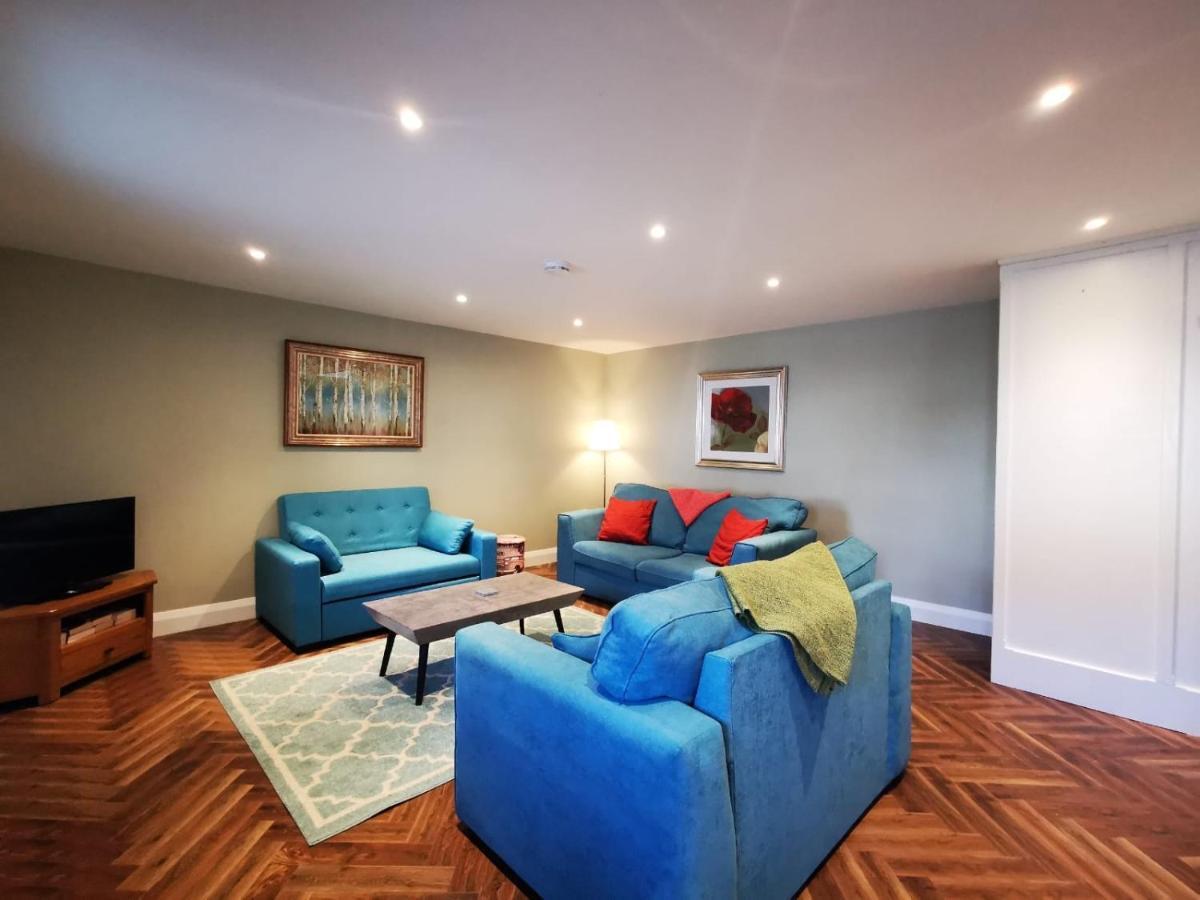 Knockreagh Farm Cottages, Callan, *