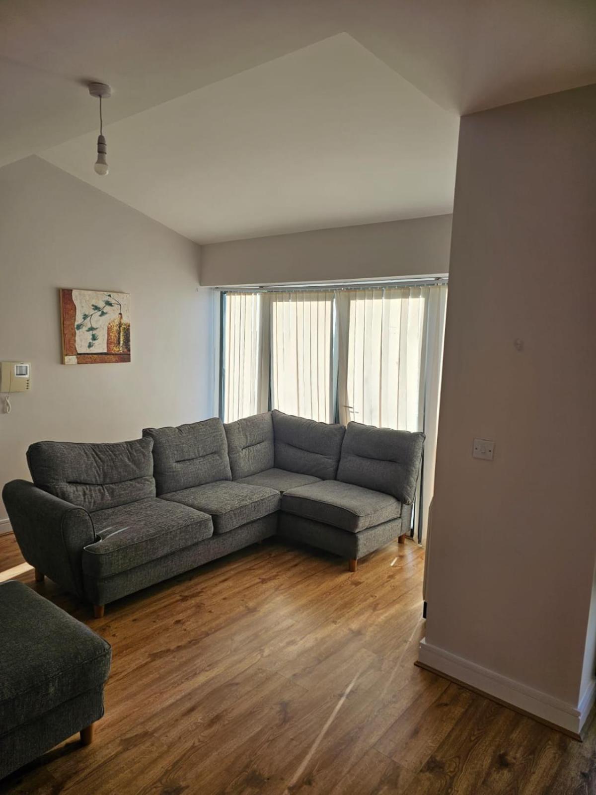 Apartment Cozy 2 Bedroom *
