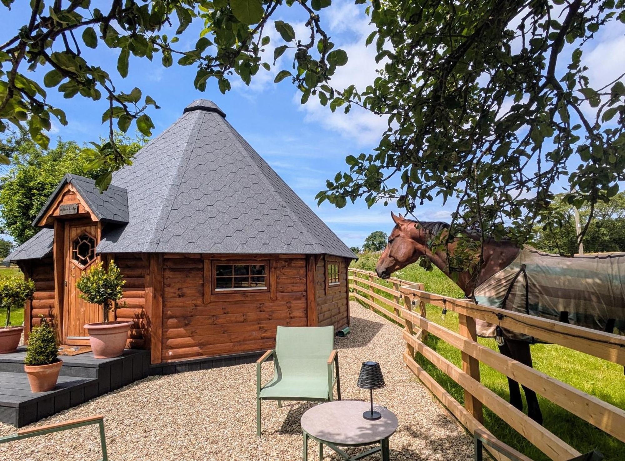 Campsite Apple Blossom Glamping