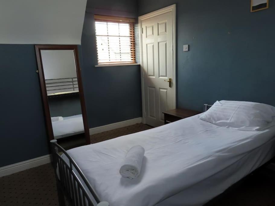Centre Townhouse - Just Off Medieval Mile Holiday home