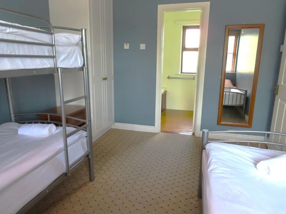 Centre Townhouse - Just Off Medieval Mile Holiday home