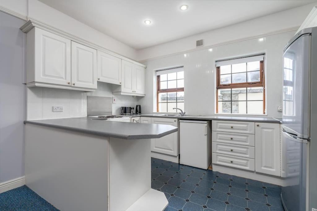 Centre Townhouse - Just Off Medieval Mile