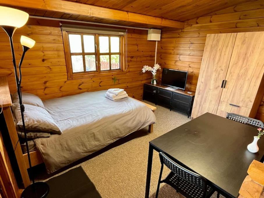 Self Catering Log 5 Mins From Eircode R95 Hh9w * Kilkenny