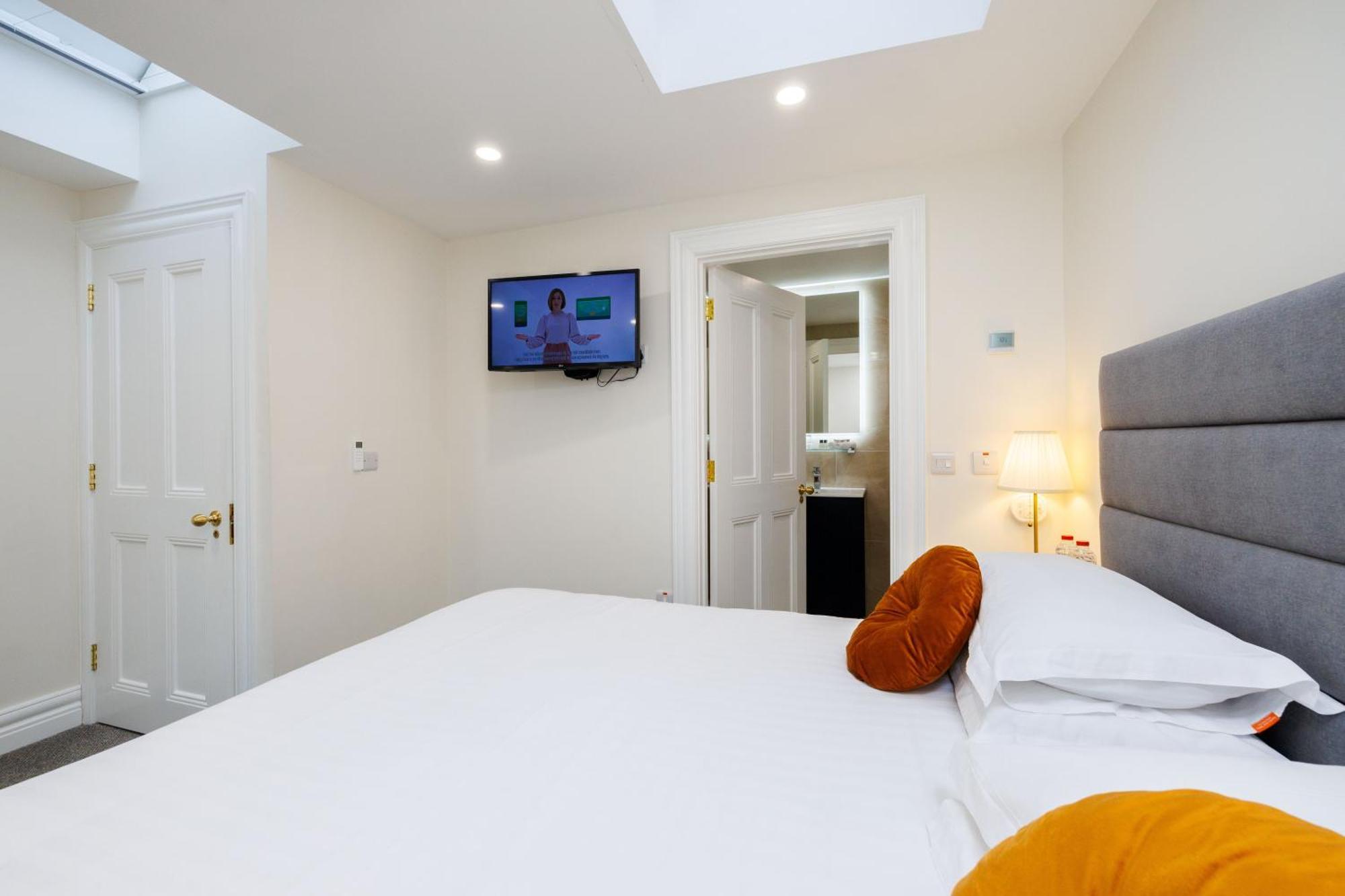 Sandbury Town House