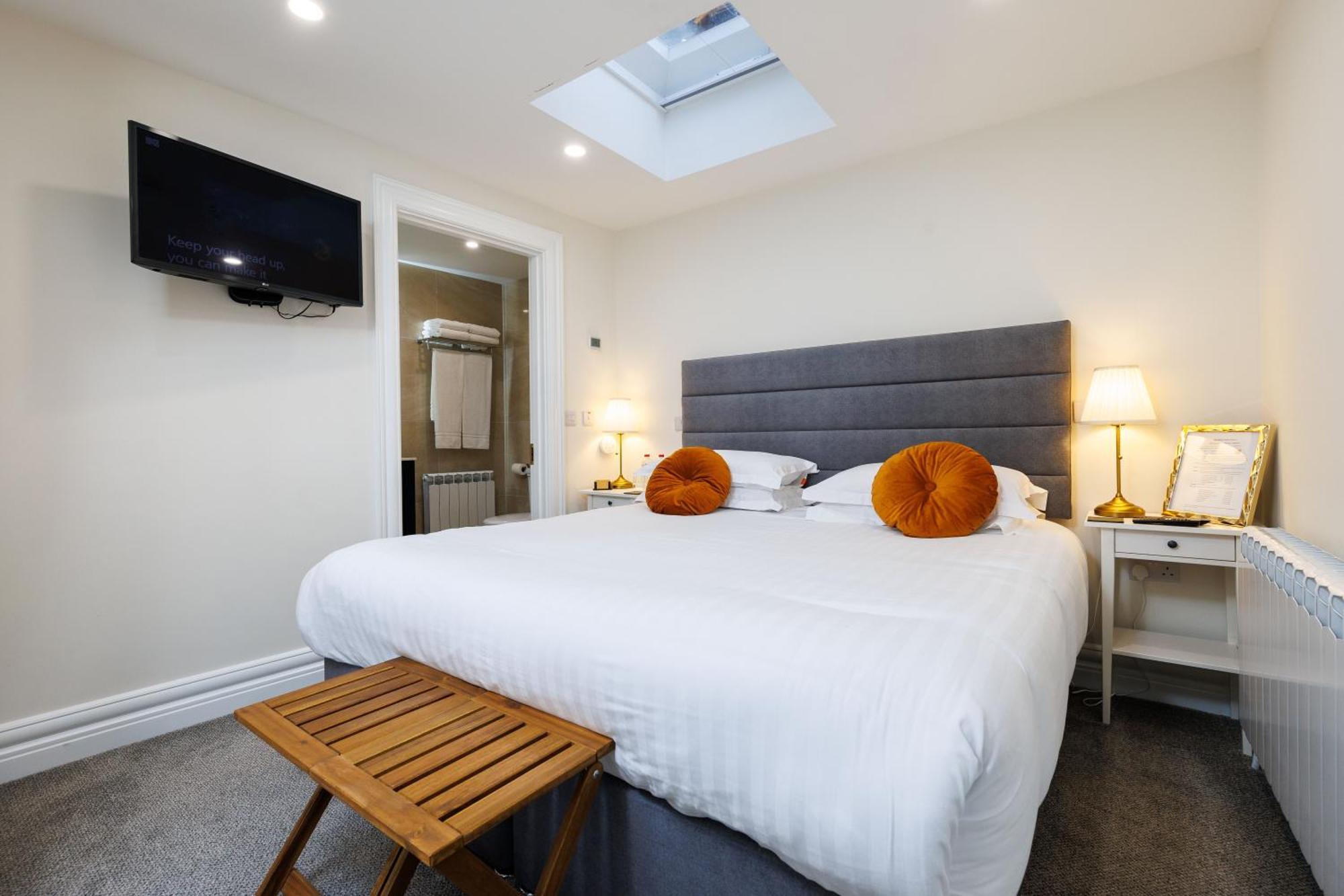 Sandbury Town House Bed & Breakfast *