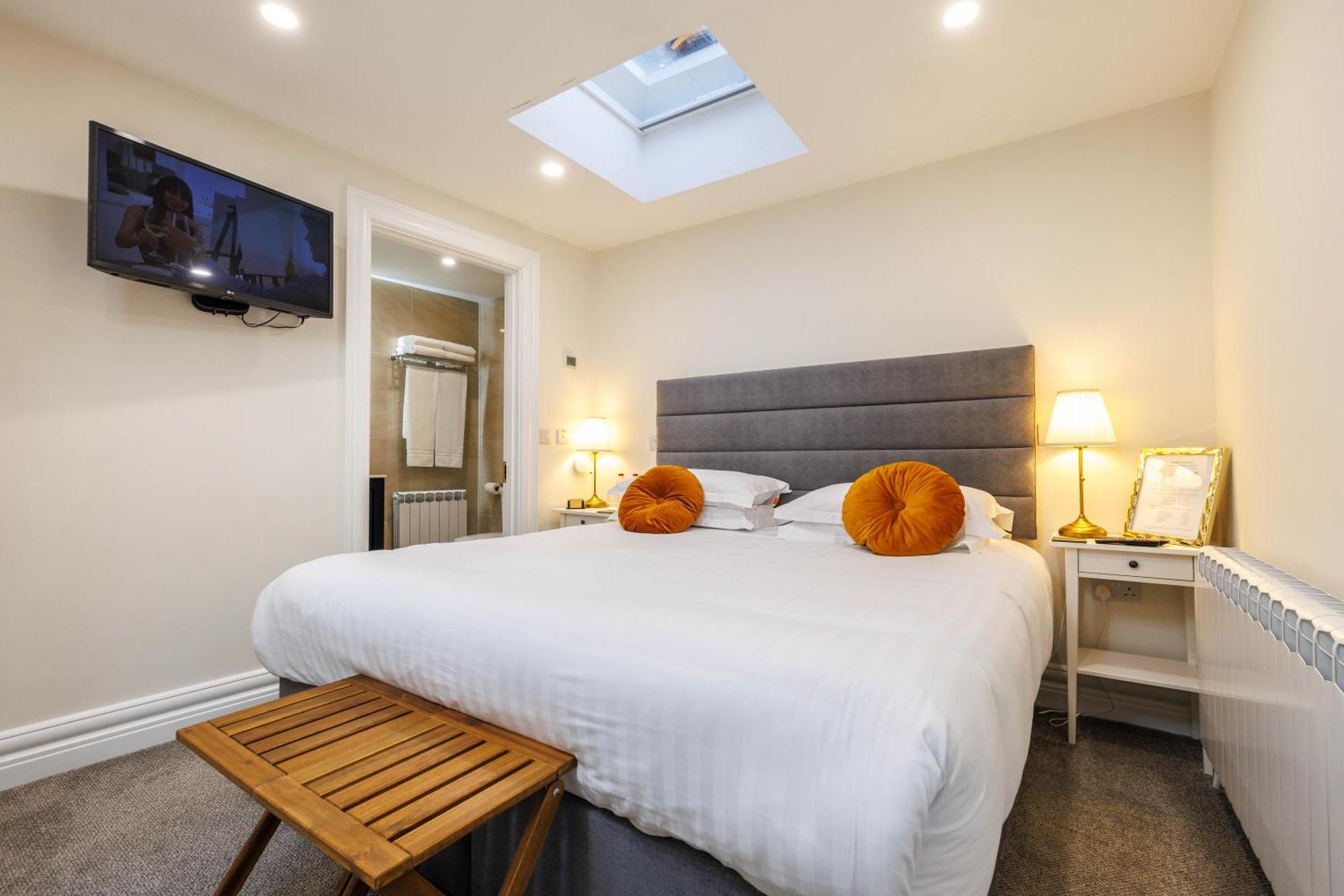 Sandbury Town House