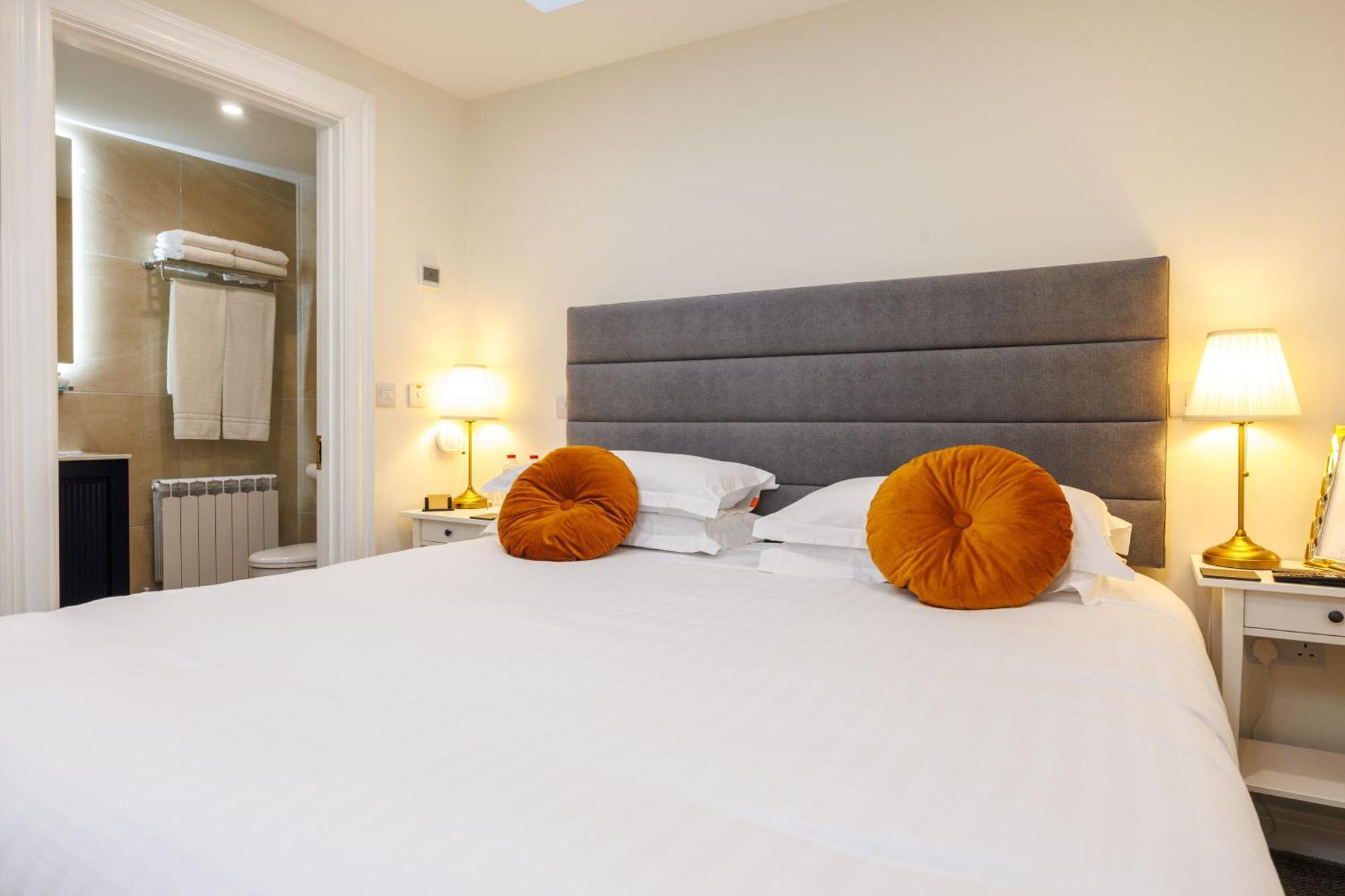 Sandbury Town House Bed & Breakfast *