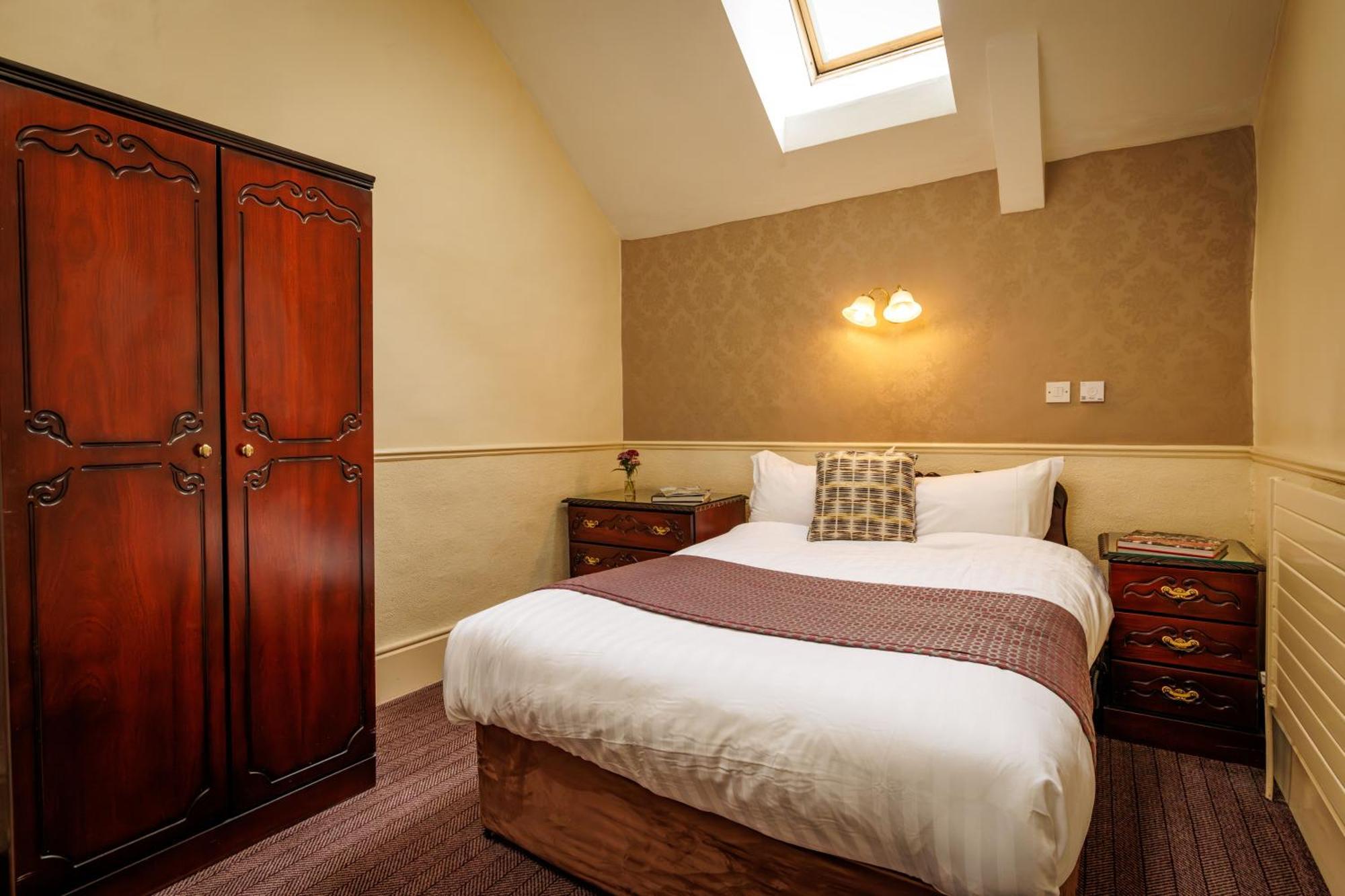 Club House Hotel 2*