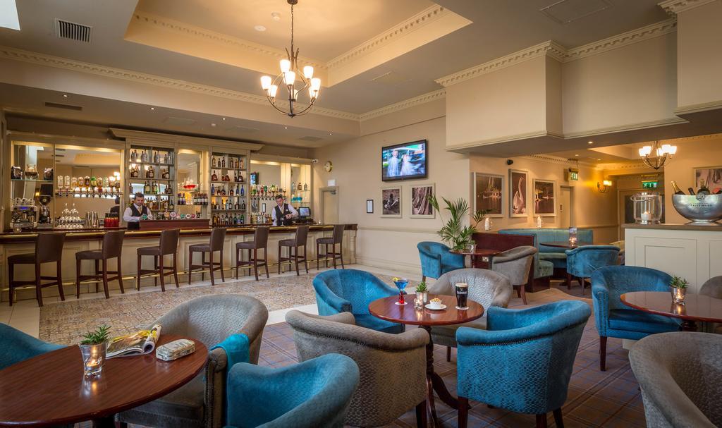 Hotel River Court 4*