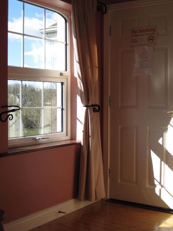 Bed & Breakfast Ashbrook House 3*