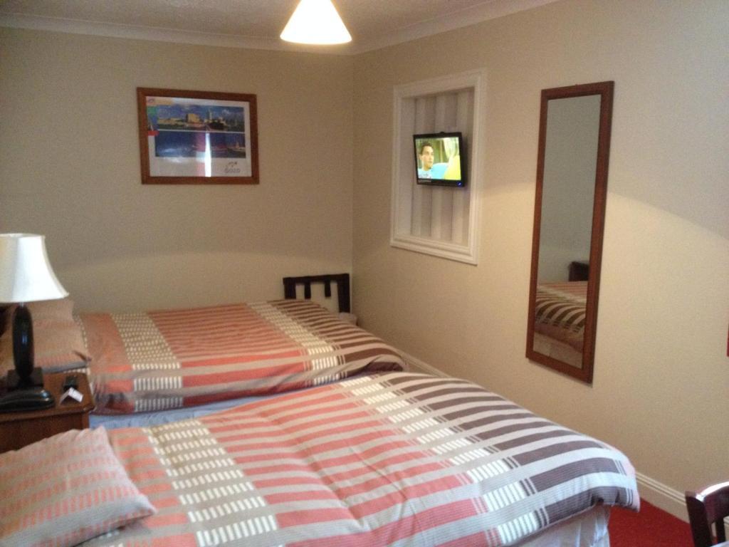 Glendine 3*