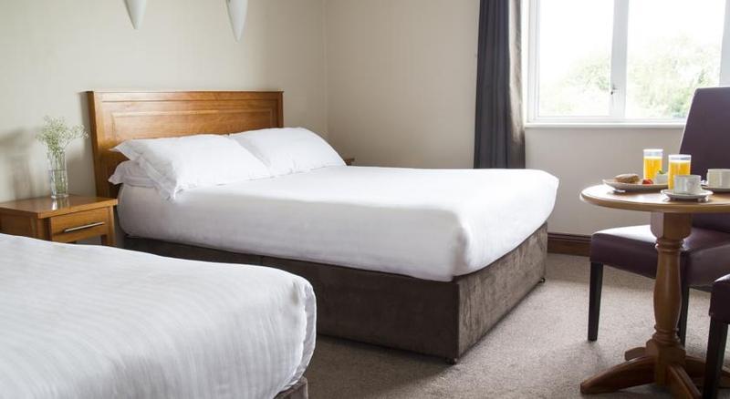 Springhill Court & Leisure Club 3*