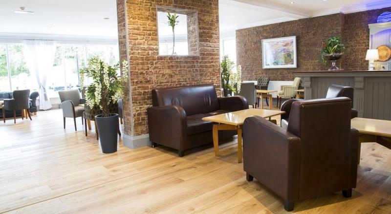 Springhill Court & Leisure Club Hotel 3*