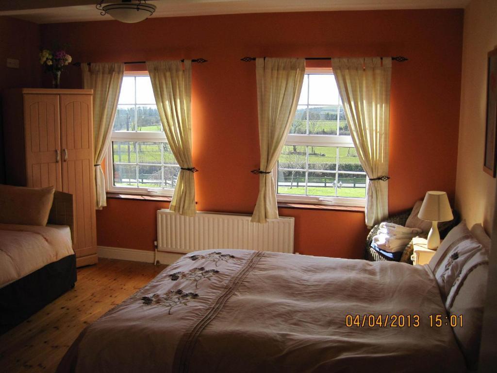 Ashbrook House Bed & Breakfast 3*