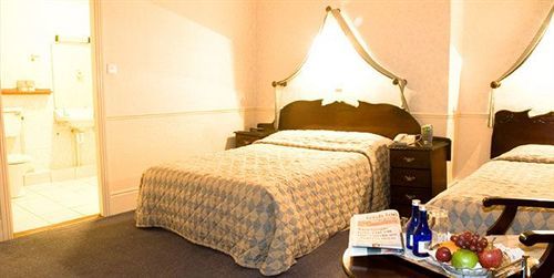 Club House Hotel