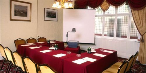Club House Hotel 2*
