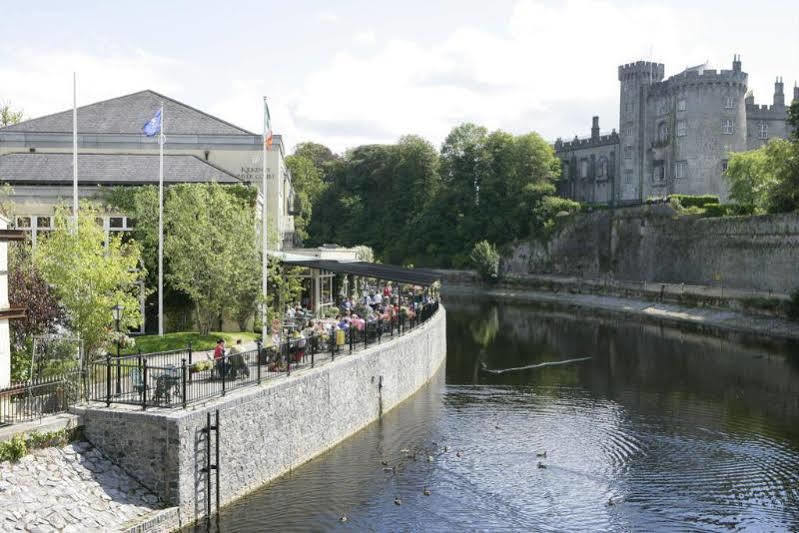 River Court 4*