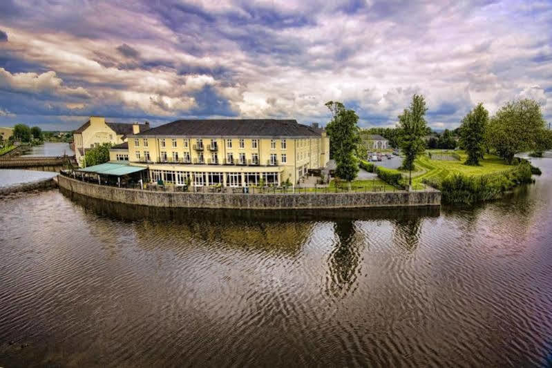 River Court 4*