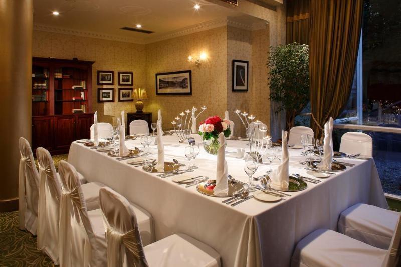 River Court 4*