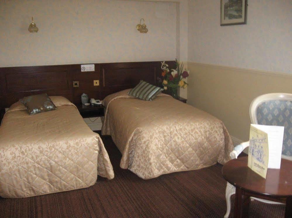 Club House Hotel 2*